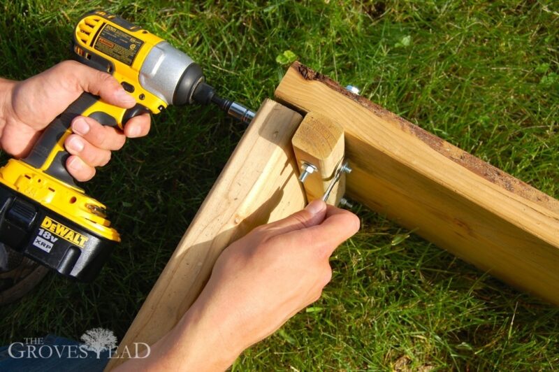 Assembling walls of raised bed