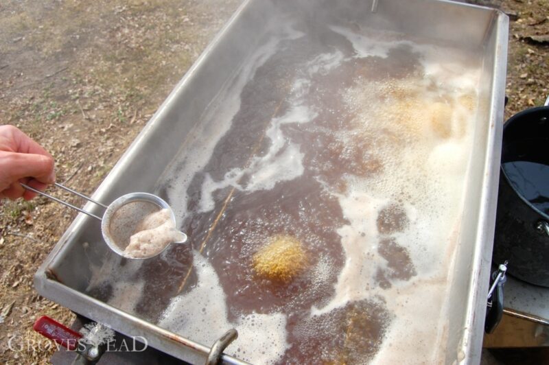 Straining foam out of the sap